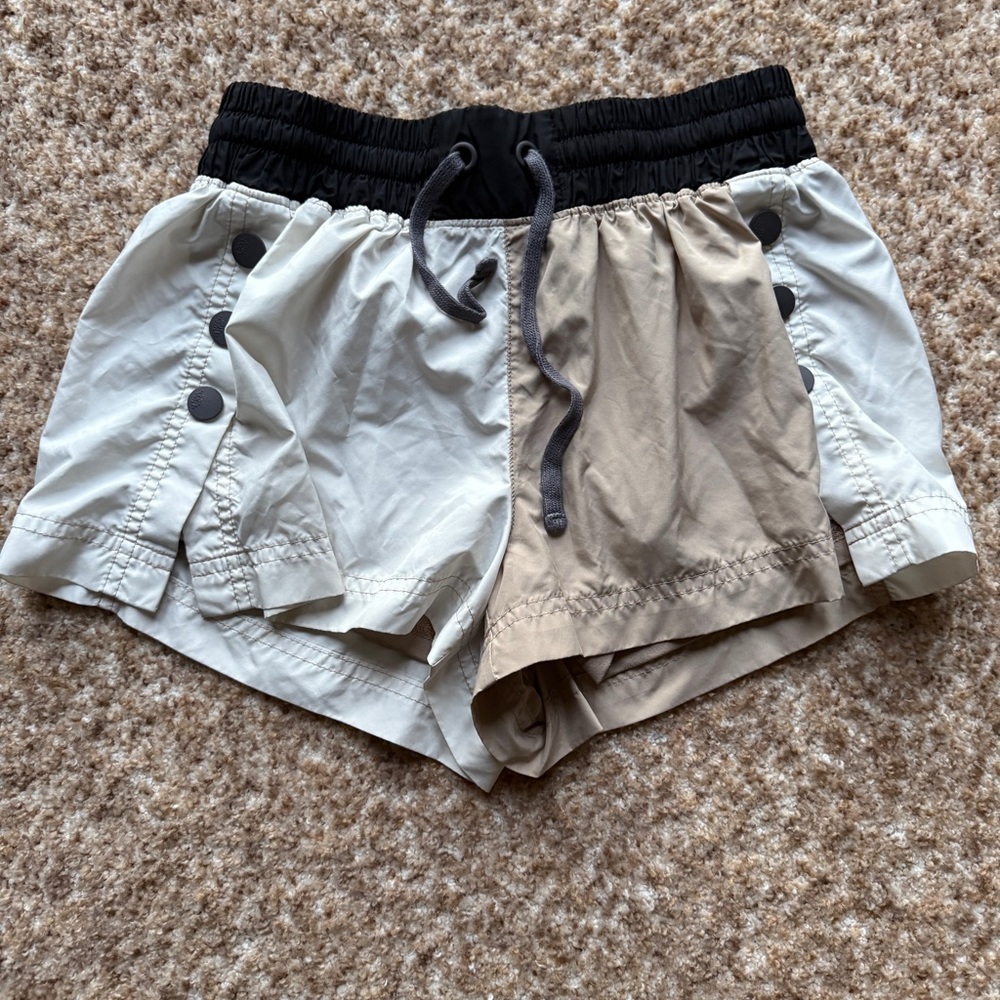 Free people movement Invigorate Short Two-Tone Buttoned Shorts size xs